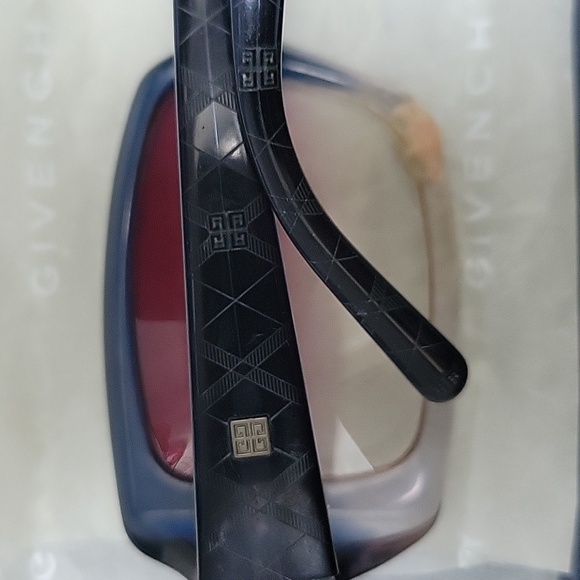 Vintage late 70's/Early 80's Givenchy Sunglasses, Navy - Picture 6 of 7